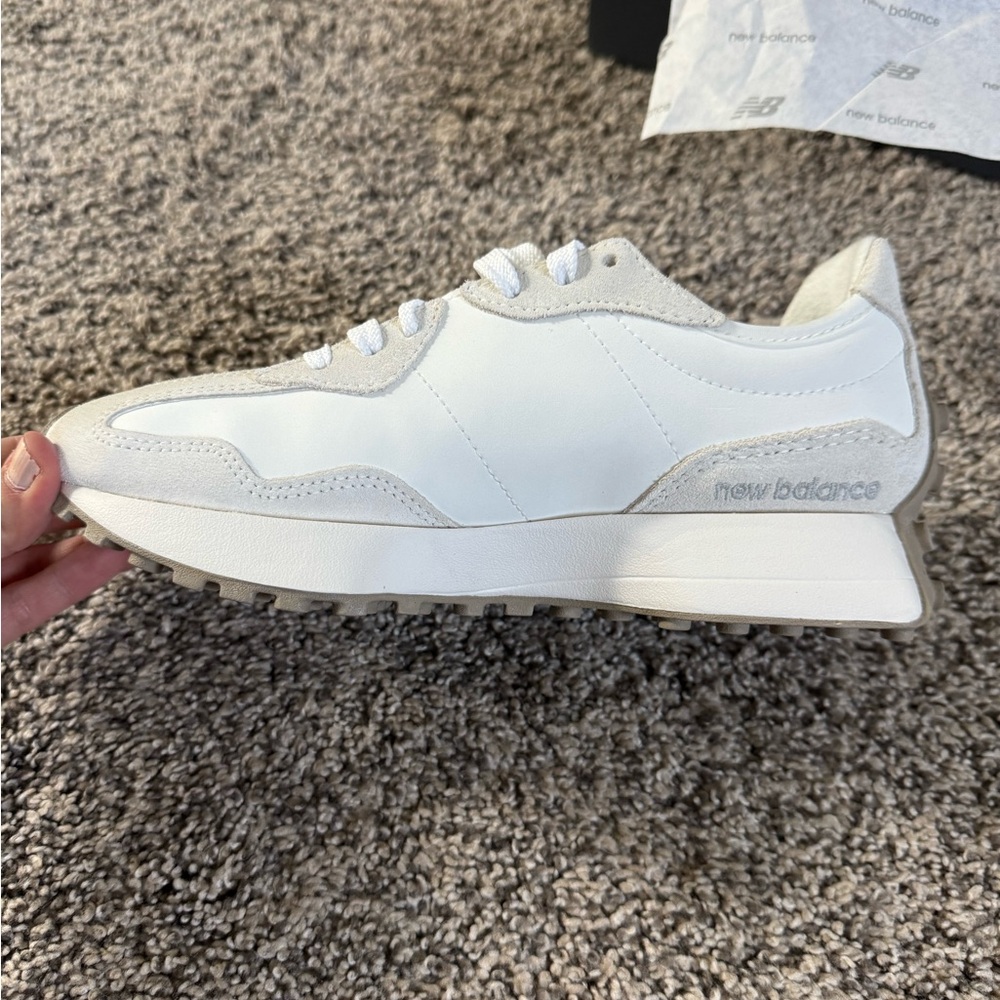 New Balance 327 - Picture 8 of 14